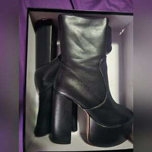 LAMODA ADORE YOU PLATFORM ANKLE BOOTS